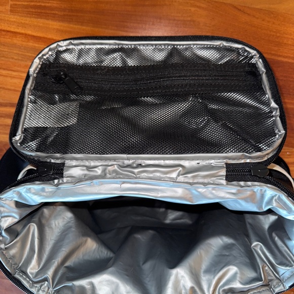 Nixon Soft Cooler Bag - Picture 5 of 6